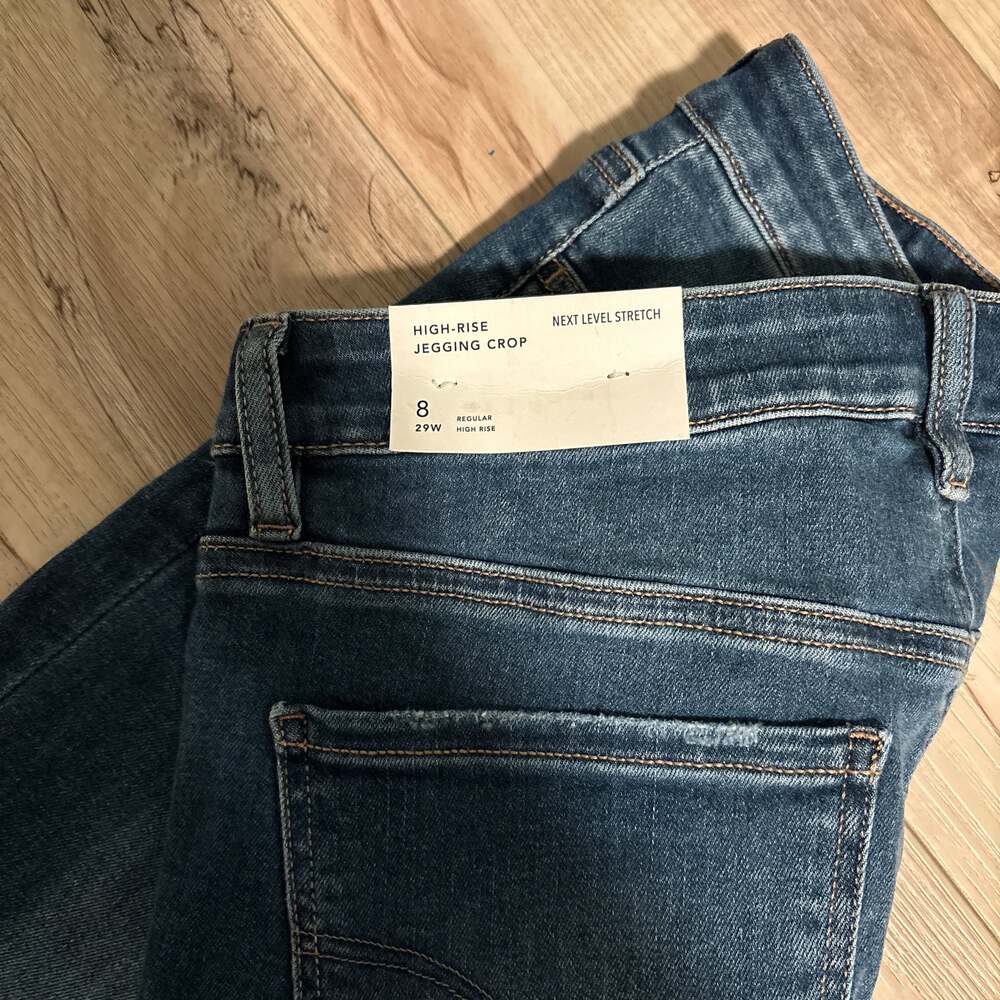 American Eagle Hi-Rise Jegging Dream Jean Dark Wash Distressed - Picture 3 of 3